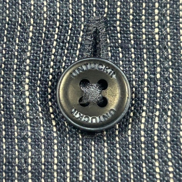 UNTUCKit Men's Chambray Blue Button-Down Shirt 100% Linen Size L - Picture 4 of 9